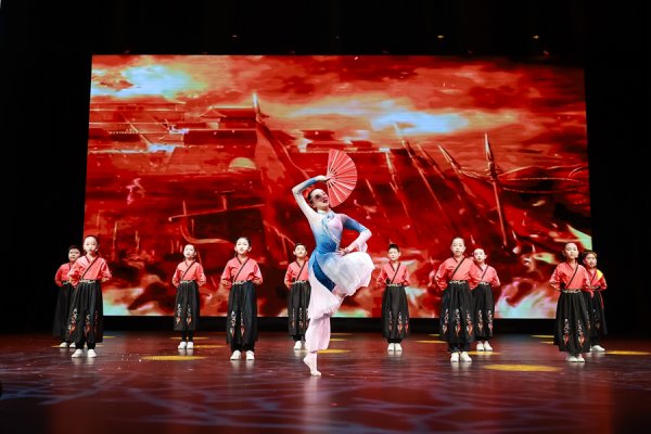 云谷策略 市民原创节目展演、实事项目发布、先进典型树立……文明的风采在杨浦这样展现